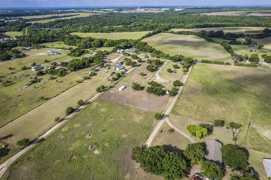945 Lone Elm Road Waxahachie TX 75167