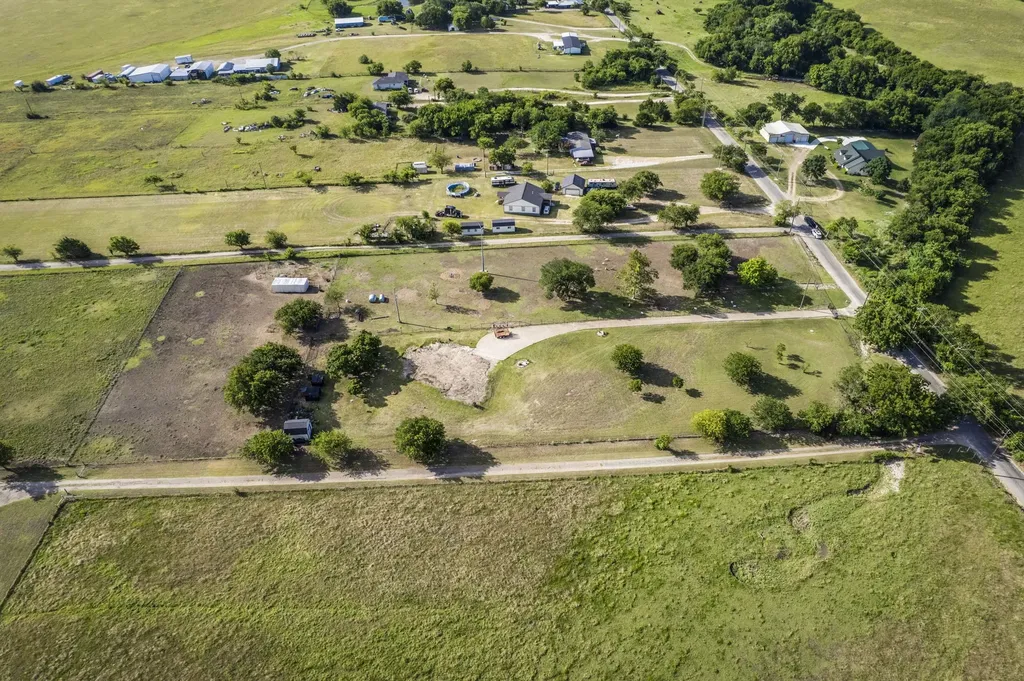 945 Lone Elm Road Waxahachie TX 75167