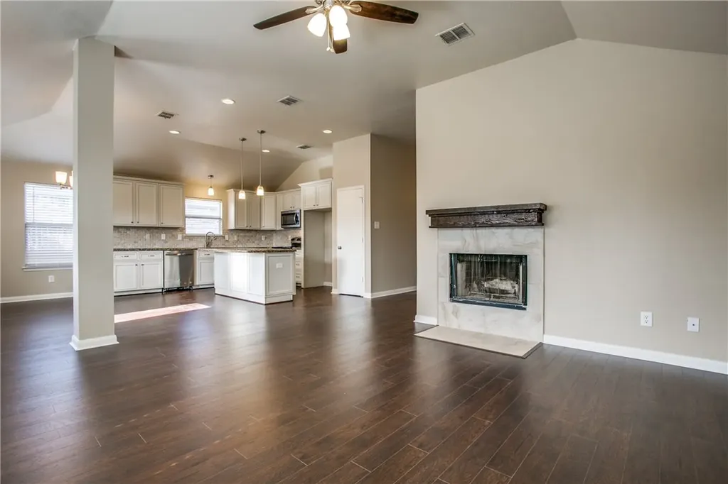 6809 Bear Hollow Lane Watauga TX 76137