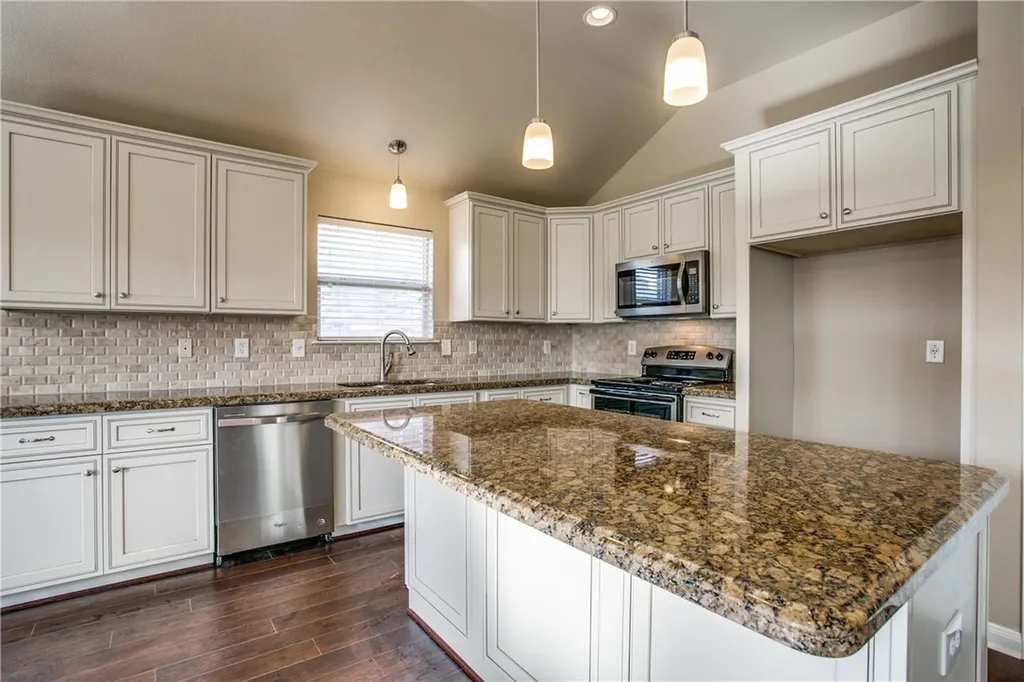 6809 Bear Hollow Lane Watauga TX 76137