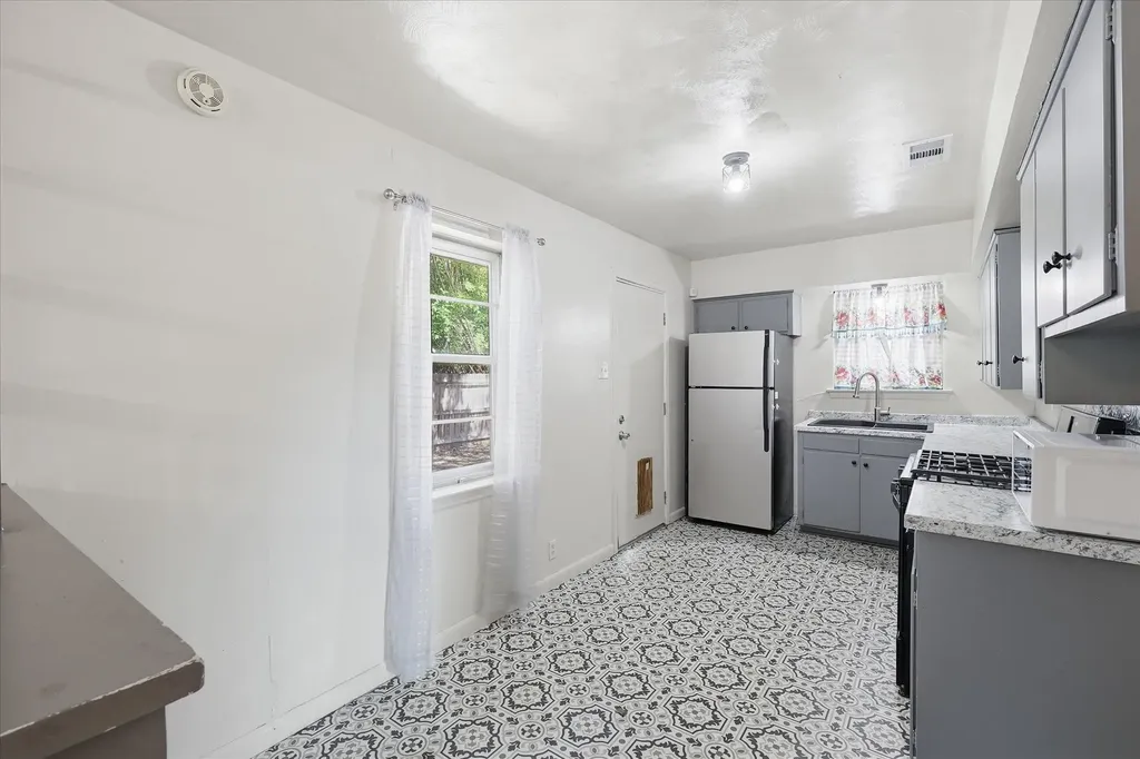 1005 Monterey Drive Denton TX 76209