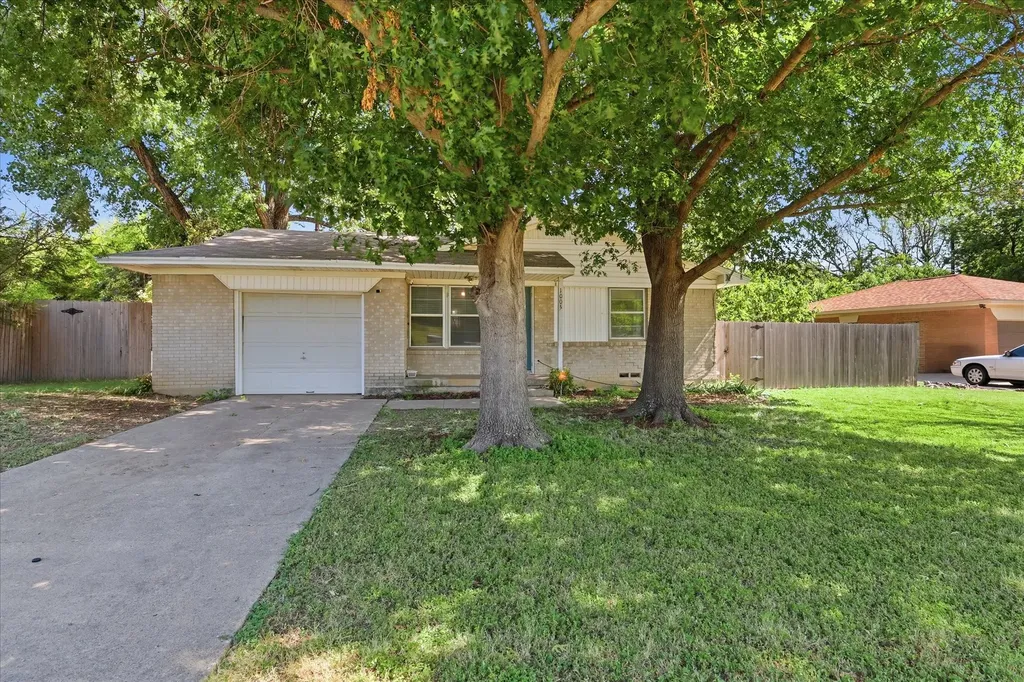 1005 Monterey Drive Denton TX 76209