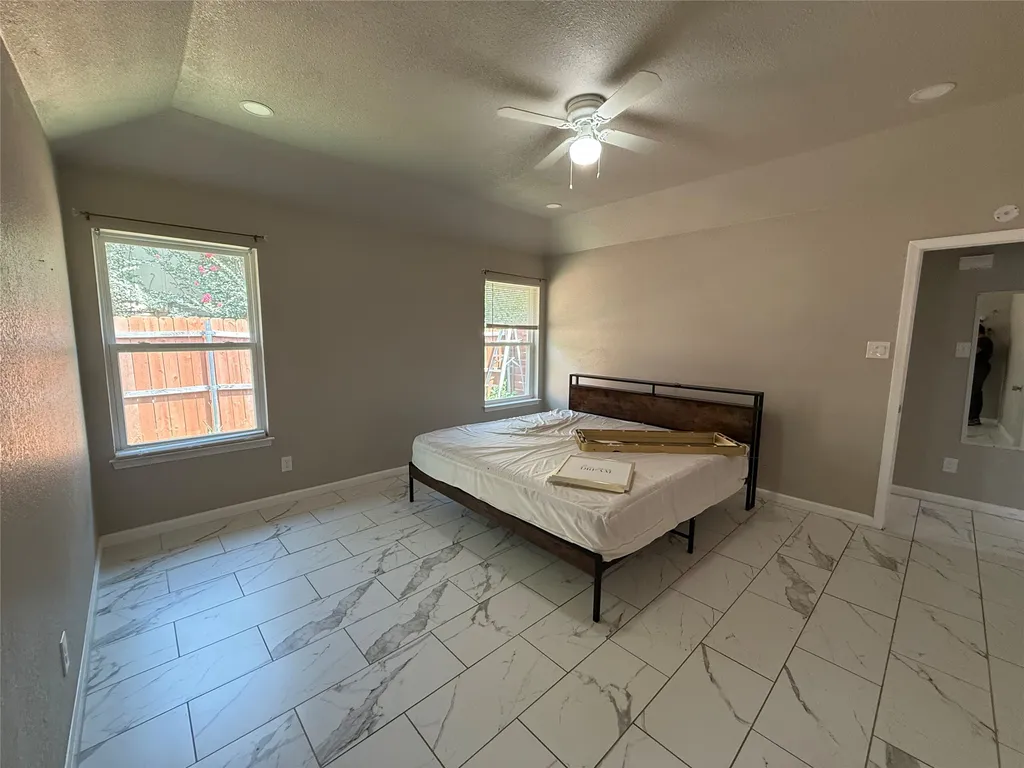 109 Colony Drive Arlington TX 76002