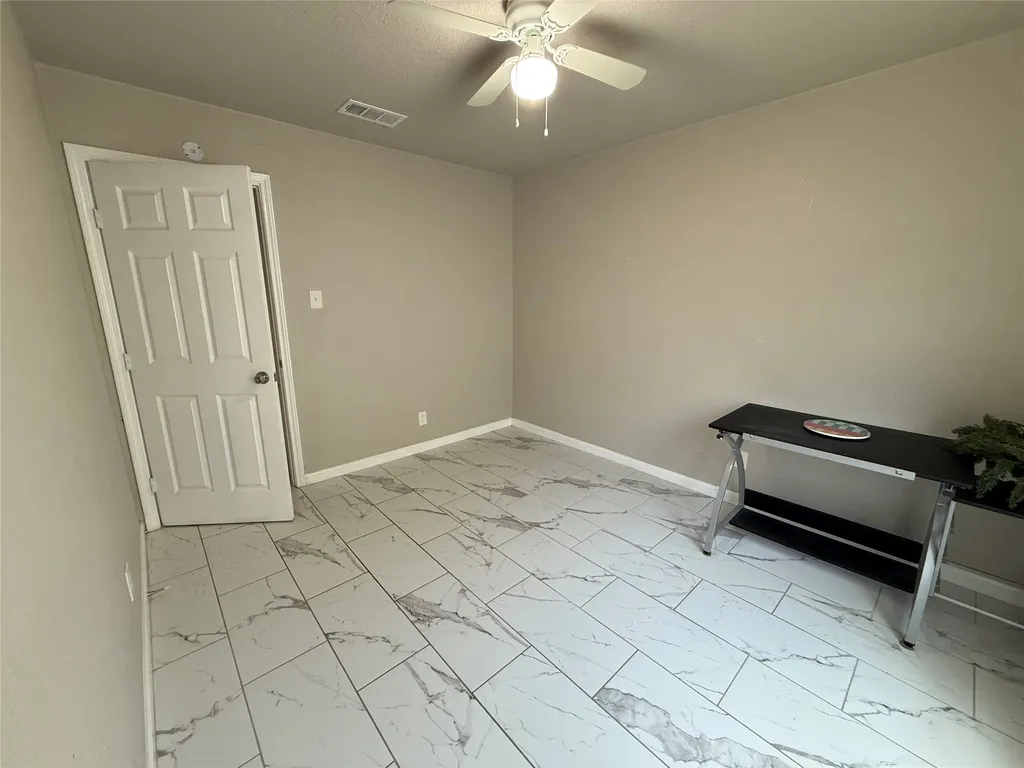 109 Colony Drive Arlington TX 76002