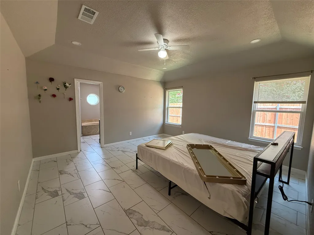 109 Colony Drive Arlington TX 76002