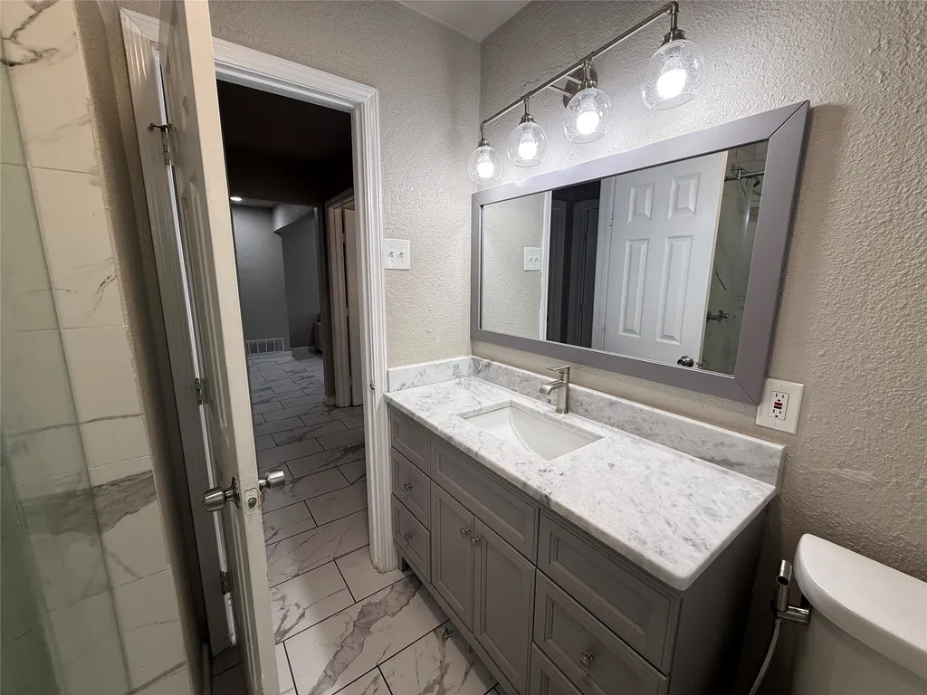 109 Colony Drive Arlington TX 76002