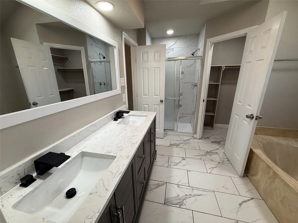 109 Colony Drive Arlington TX 76002