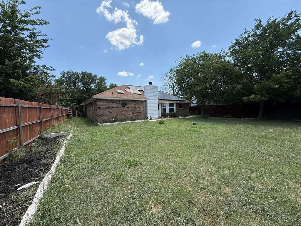 109 Colony Drive Arlington TX 76002