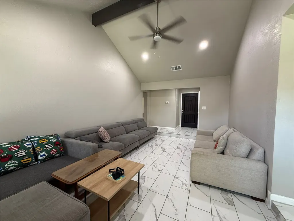 109 Colony Drive Arlington TX 76002