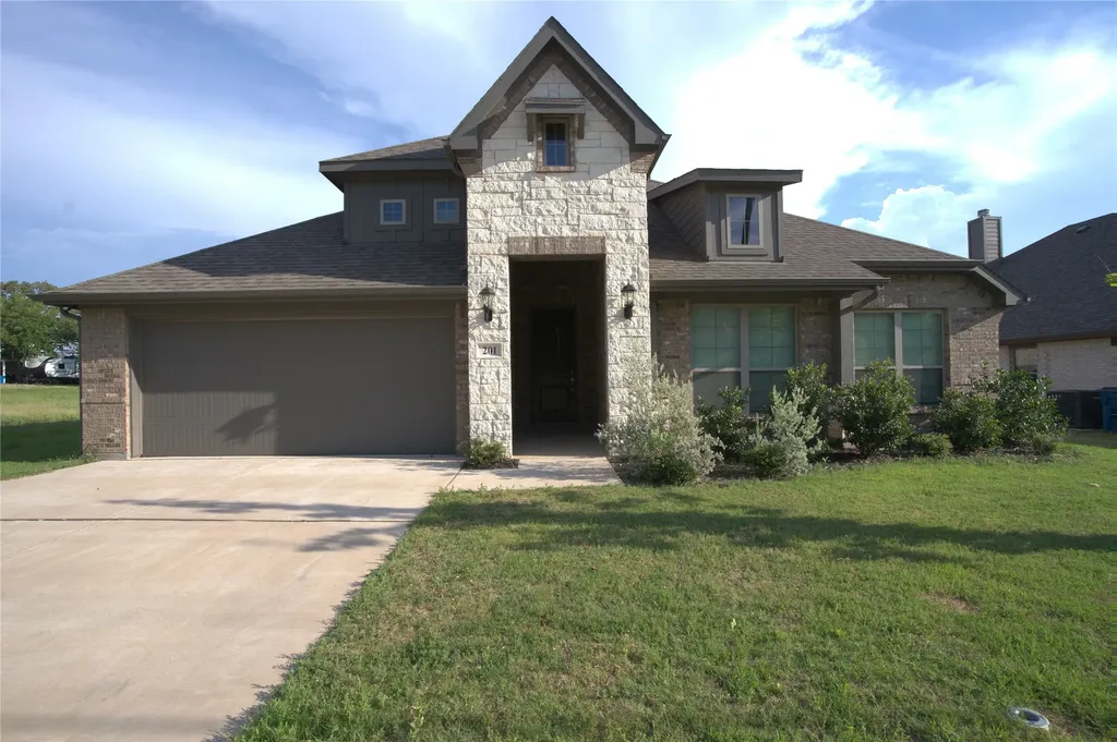 201 W 4th Street Keene TX 76059