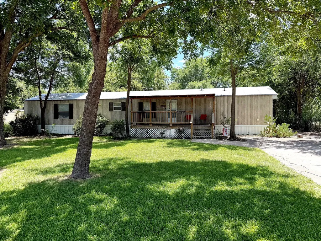 1809 Ranch Road Grand Prairie TX 75052