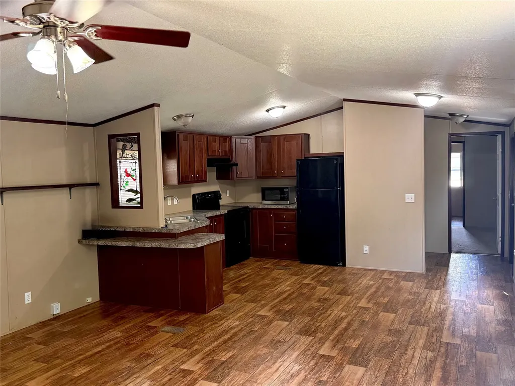 1809 Ranch Road Grand Prairie TX 75052
