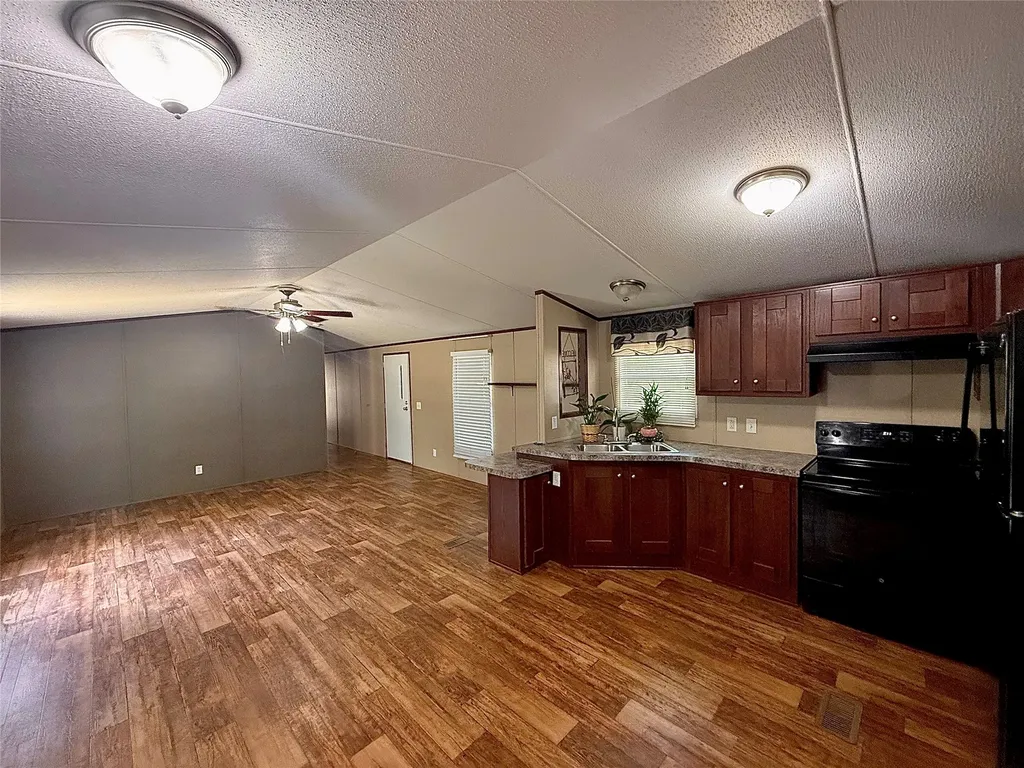 1809 Ranch Road Grand Prairie TX 75052