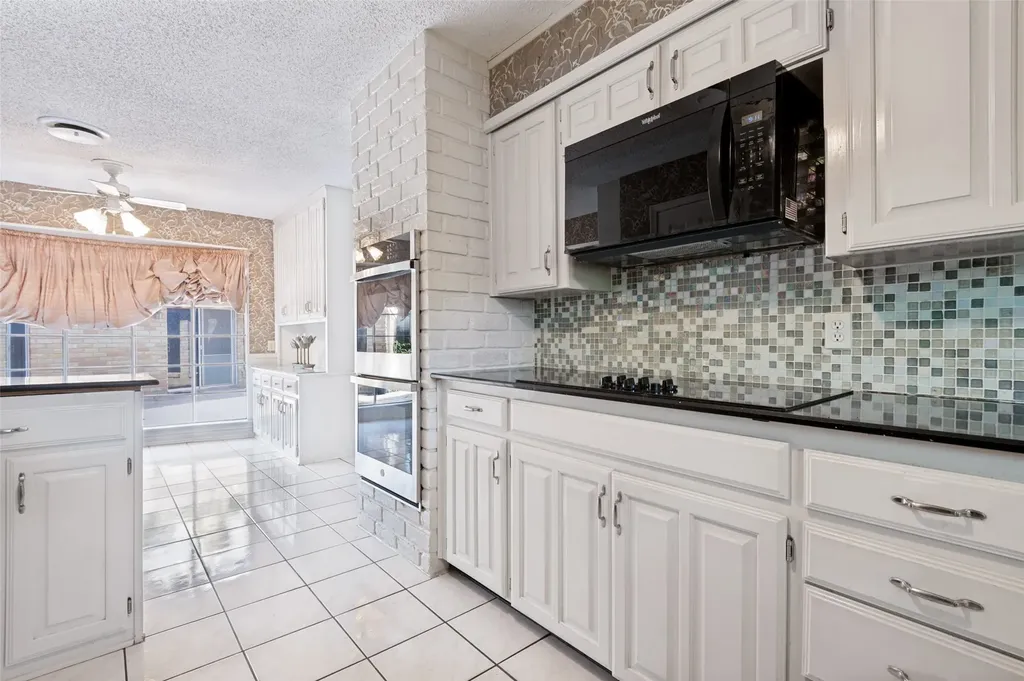6101 Circleview Drive Haltom City TX 76180