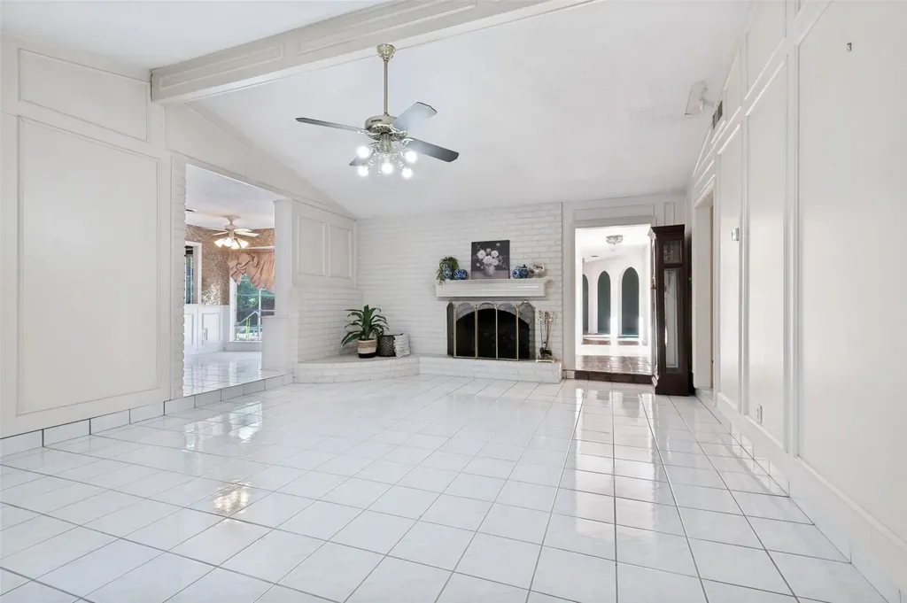 6101 Circleview Drive Haltom City TX 76180