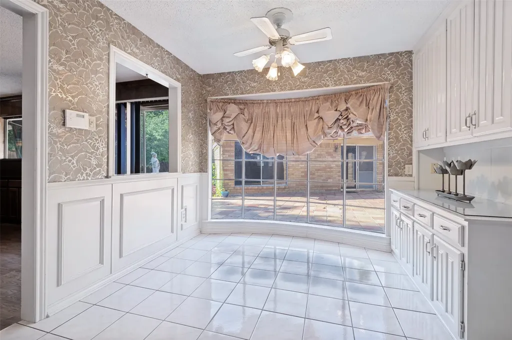 6101 Circleview Drive Haltom City TX 76180