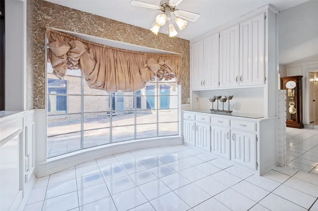 6101 Circleview Drive Haltom City TX 76180