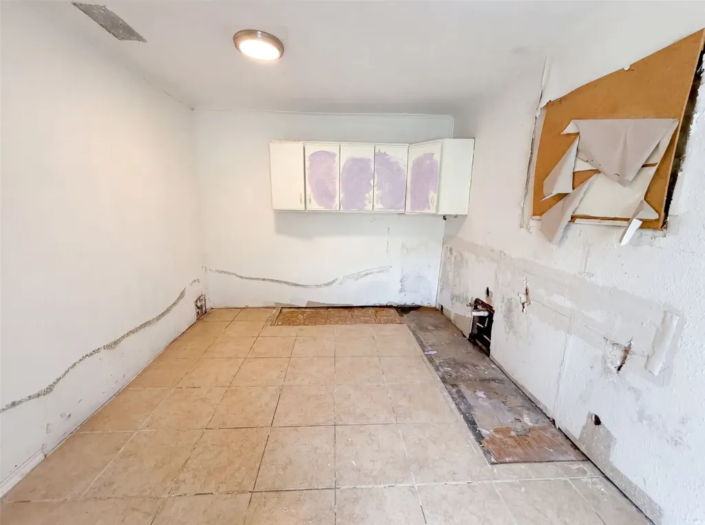2210 Ben Hur Street Dallas TX 75253