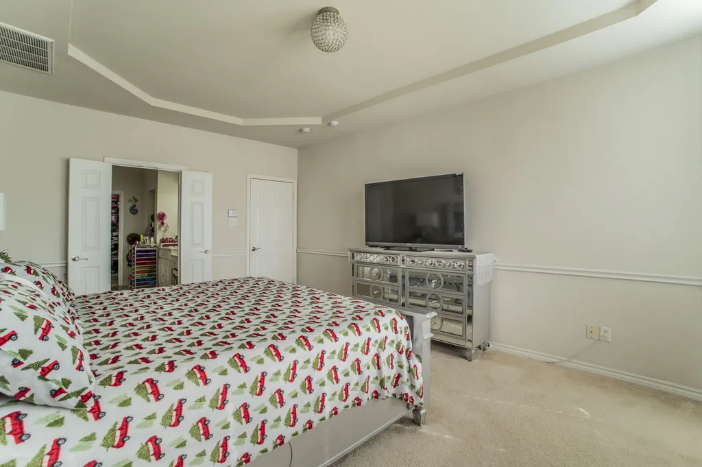 317 Crescent Creek Lane Fort Worth TX 76140