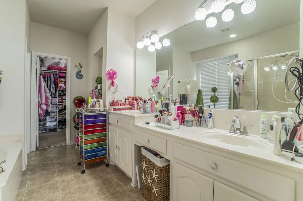 317 Crescent Creek Lane Fort Worth TX 76140