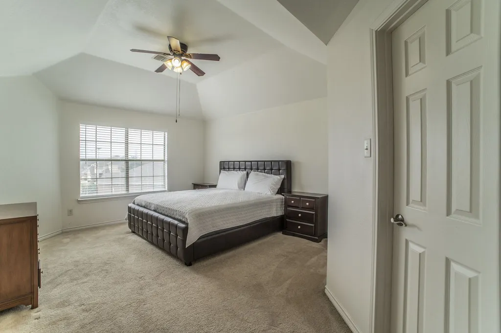 317 Crescent Creek Lane Fort Worth TX 76140