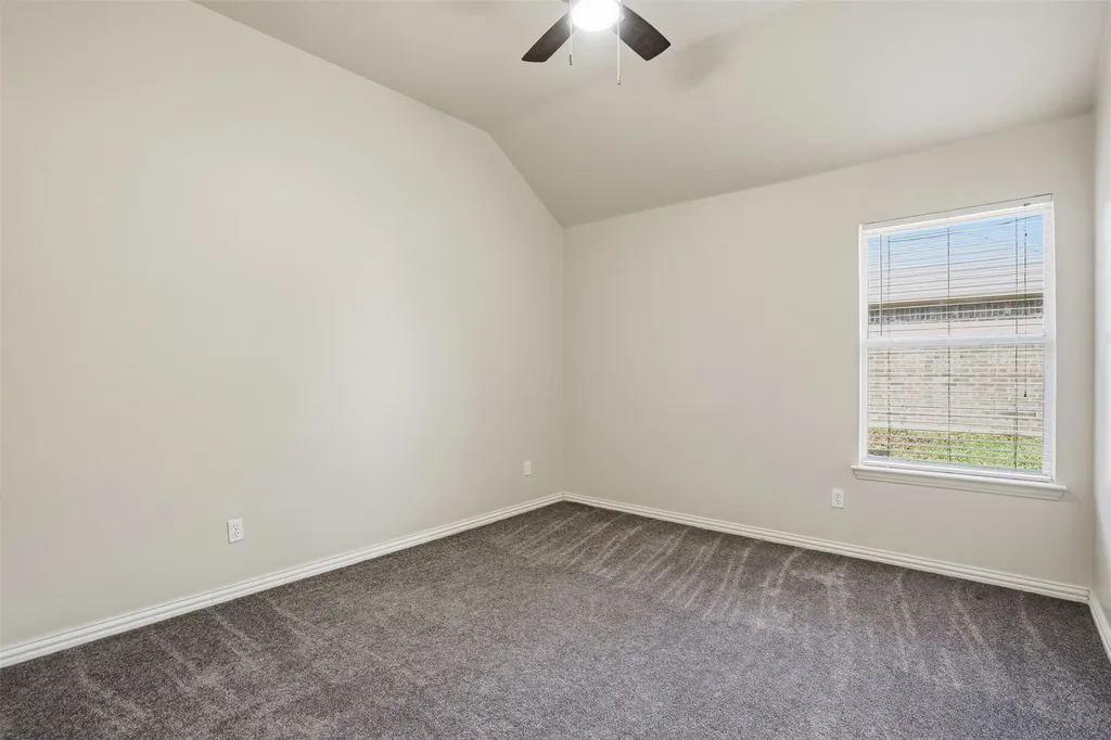 517 Acorn Court Saginaw TX 76179