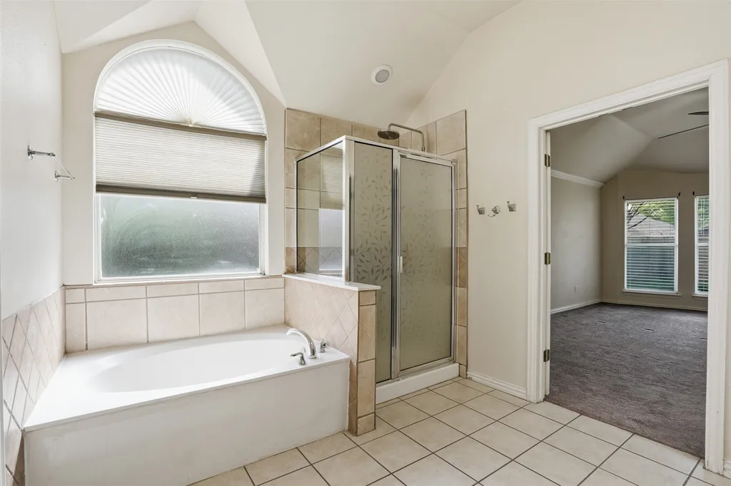 517 Acorn Court Saginaw TX 76179
