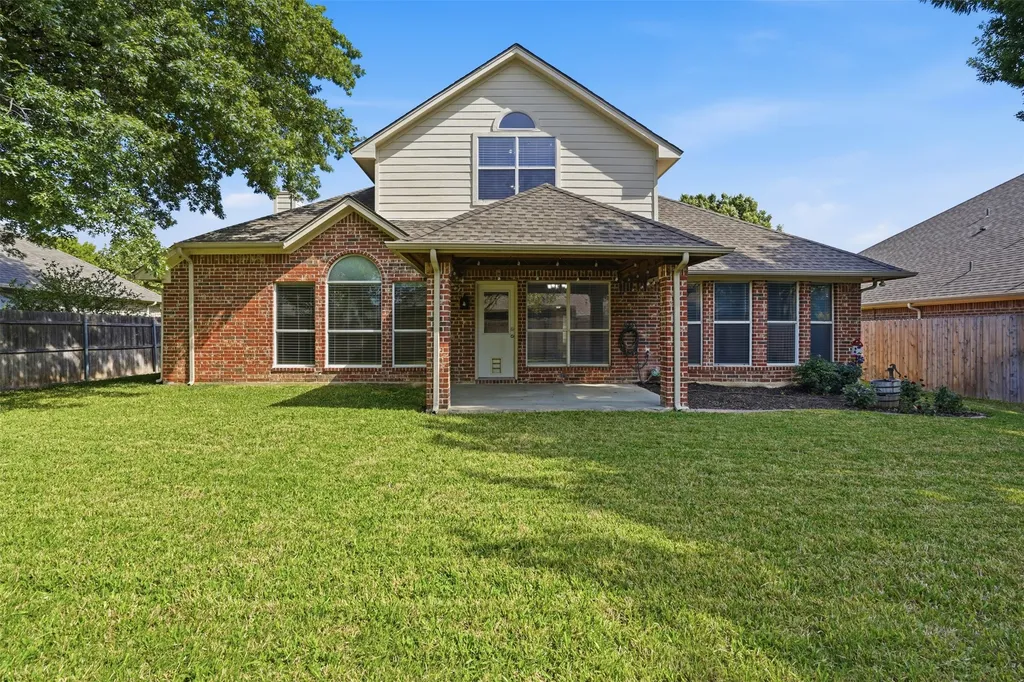 517 Acorn Court Saginaw TX 76179