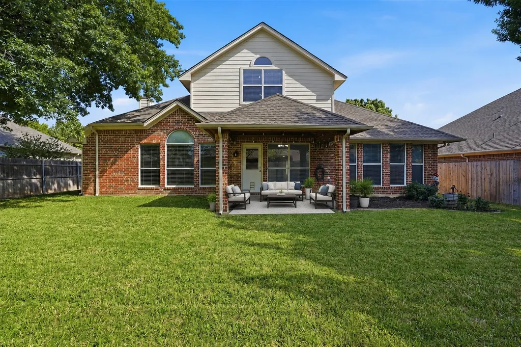 517 Acorn Court Saginaw TX 76179