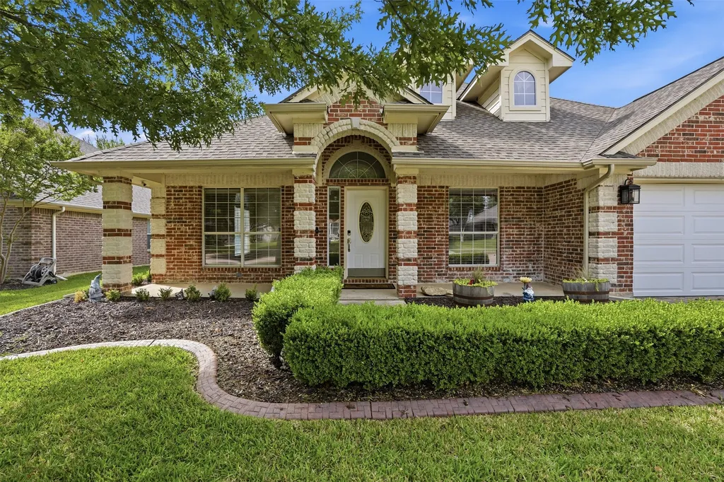 517 Acorn Court Saginaw TX 76179