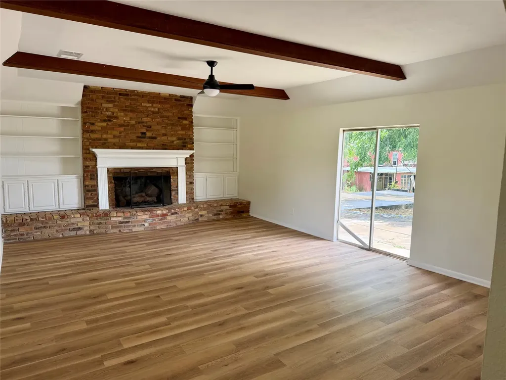 1102 Chilton Street Weatherford TX 76086
