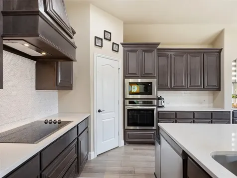 521 Ridgewater Trail Fort Worth TX 76131