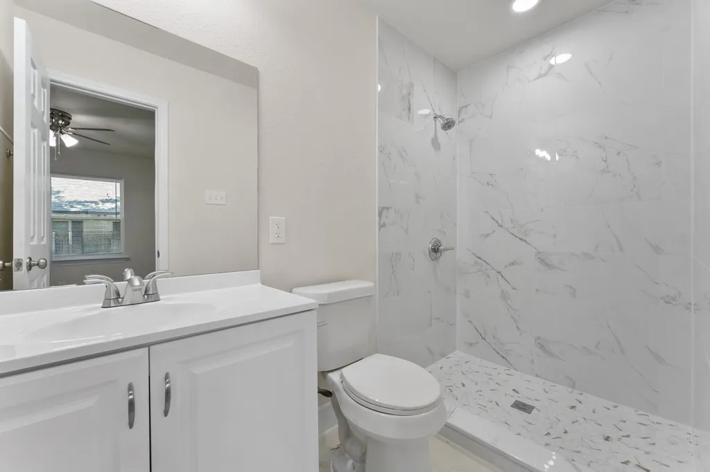 908 W Inwood Drive Arlington TX 76013