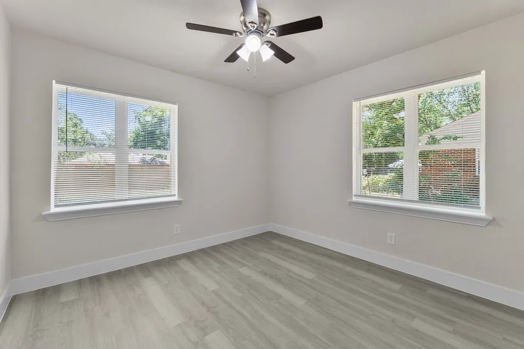 908 W Inwood Drive Arlington TX 76013