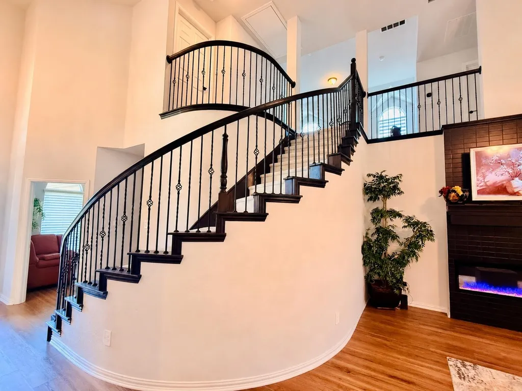 214 Tradd Street Glenn Heights TX 75154