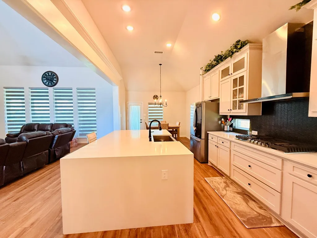 214 Tradd Street Glenn Heights TX 75154