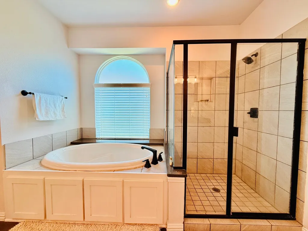 214 Tradd Street Glenn Heights TX 75154