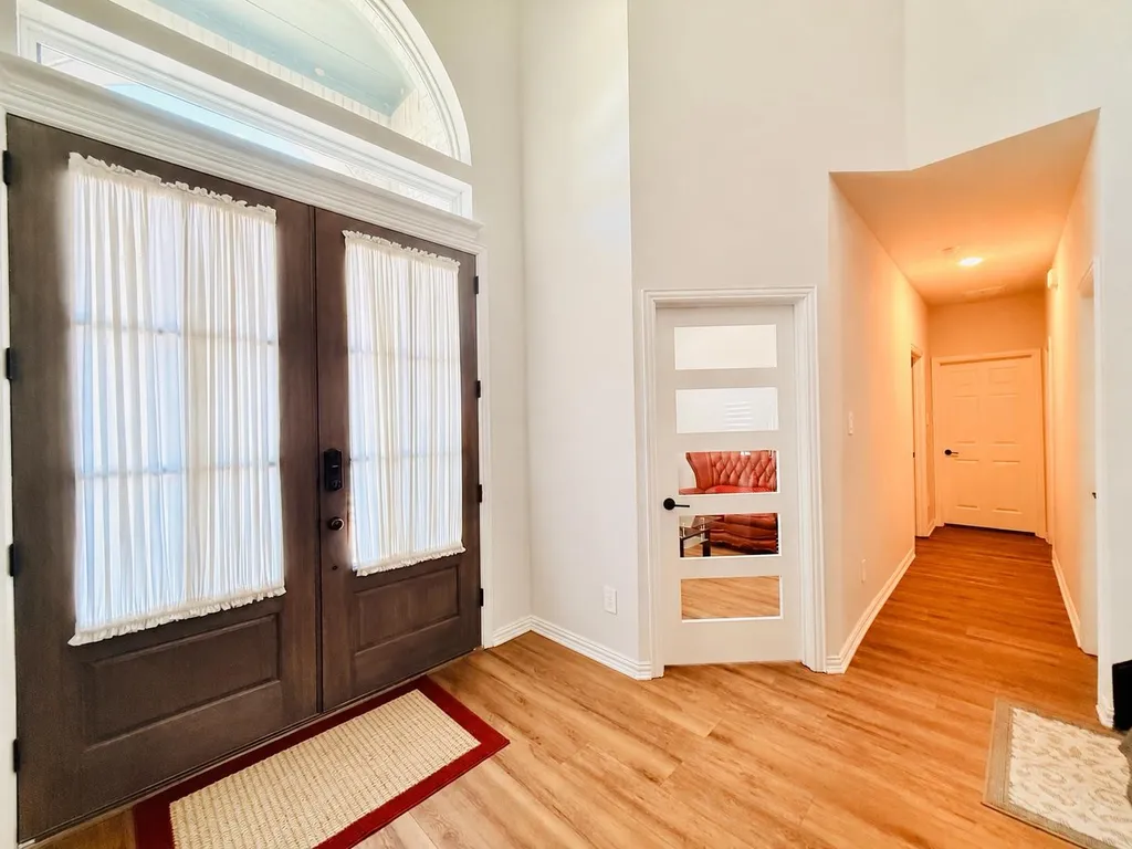 214 Tradd Street Glenn Heights TX 75154