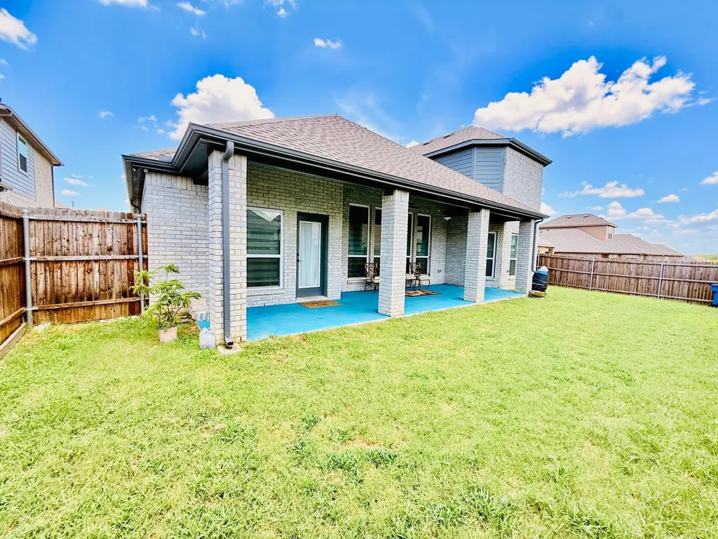 214 Tradd Street Glenn Heights TX 75154