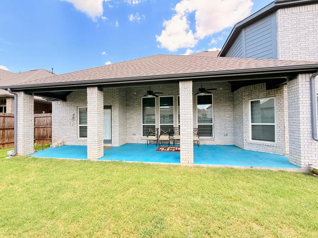 214 Tradd Street Glenn Heights TX 75154