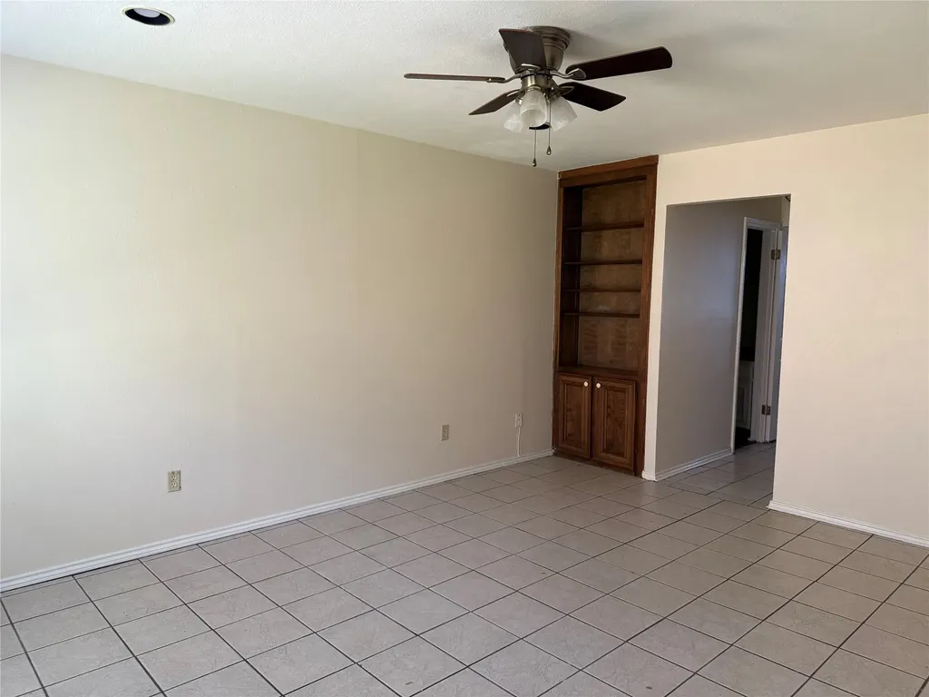 1294 Speight Avenue Waco TX 76706