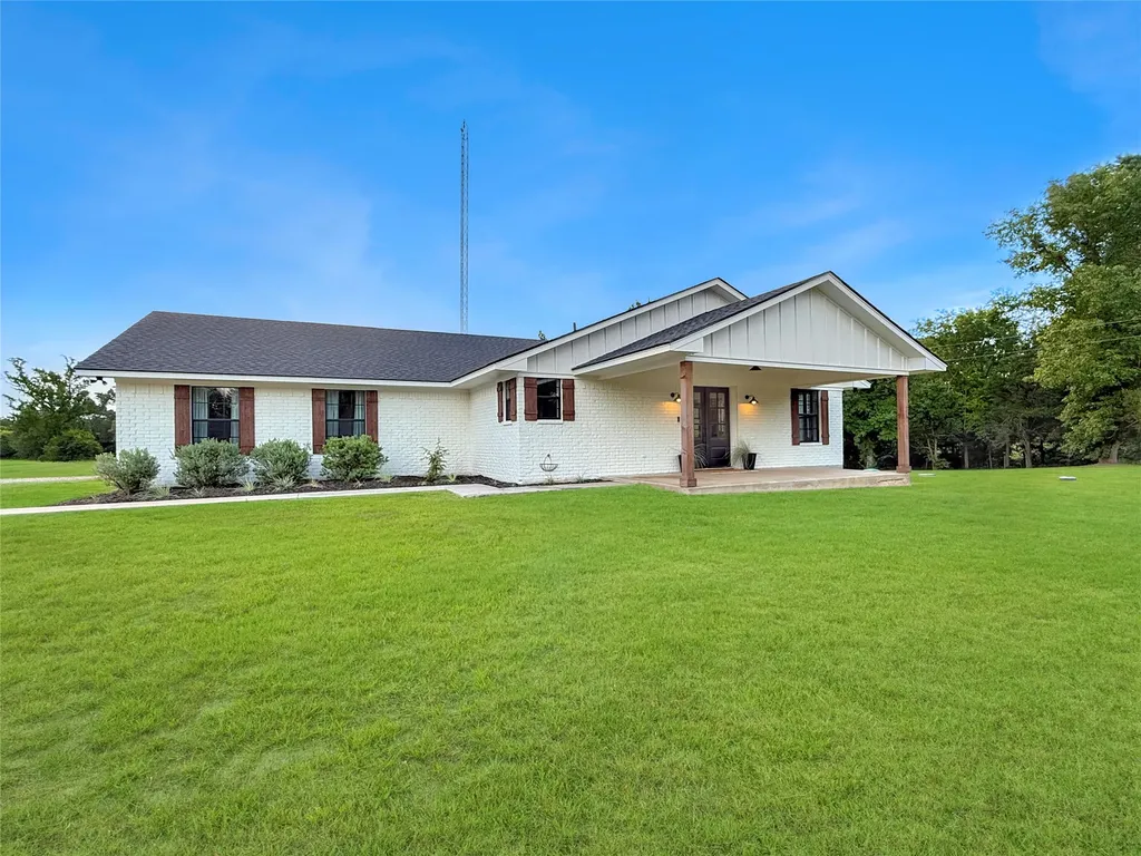 2143 Vz County Road 4106 Canton TX 75103