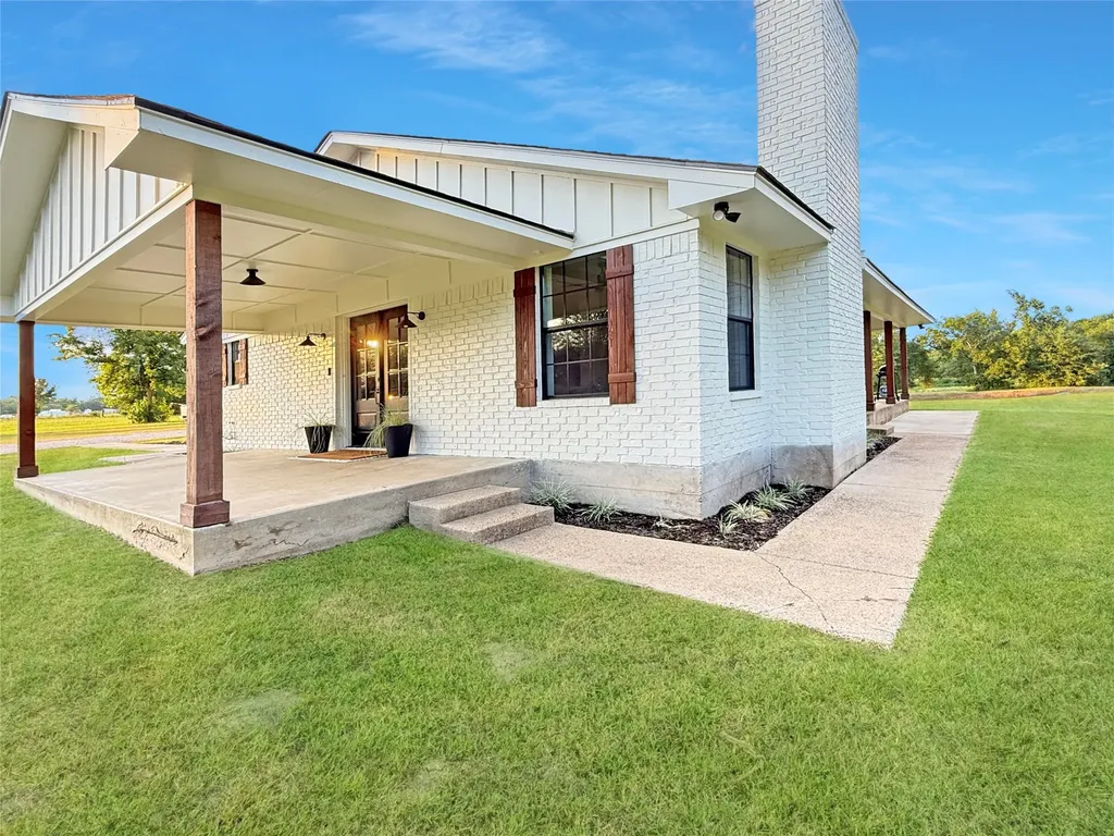 2143 Vz County Road 4106 Canton TX 75103