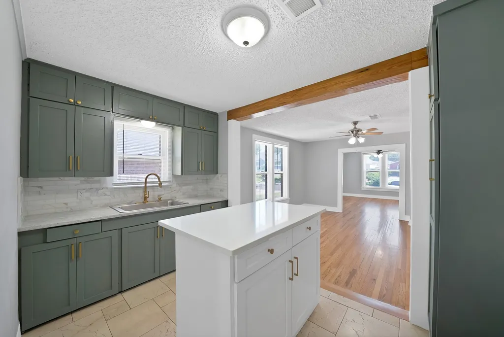 2724 E 12th Street Fort Worth TX 76111