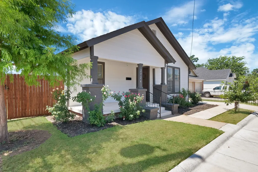 2724 E 12th Street Fort Worth TX 76111