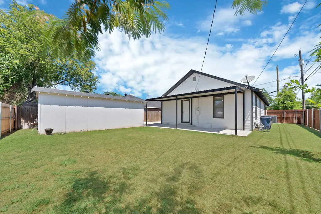 2724 E 12th Street Fort Worth TX 76111