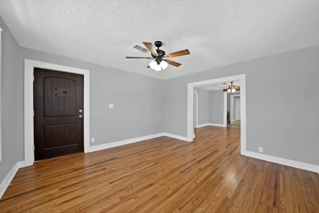 2724 E 12th Street Fort Worth TX 76111