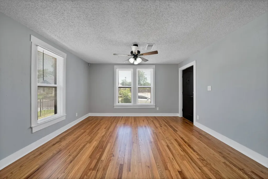 2724 E 12th Street Fort Worth TX 76111