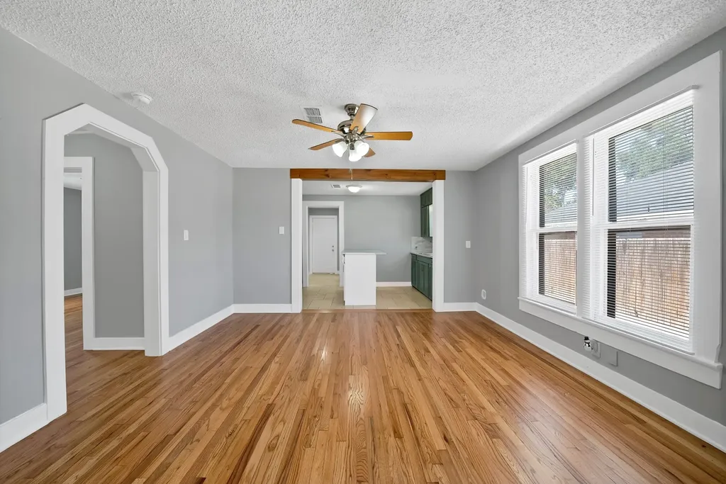 2724 E 12th Street Fort Worth TX 76111