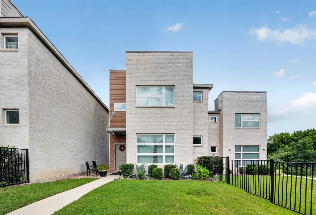 340 Oakbend Drive Lewisville TX 75067
